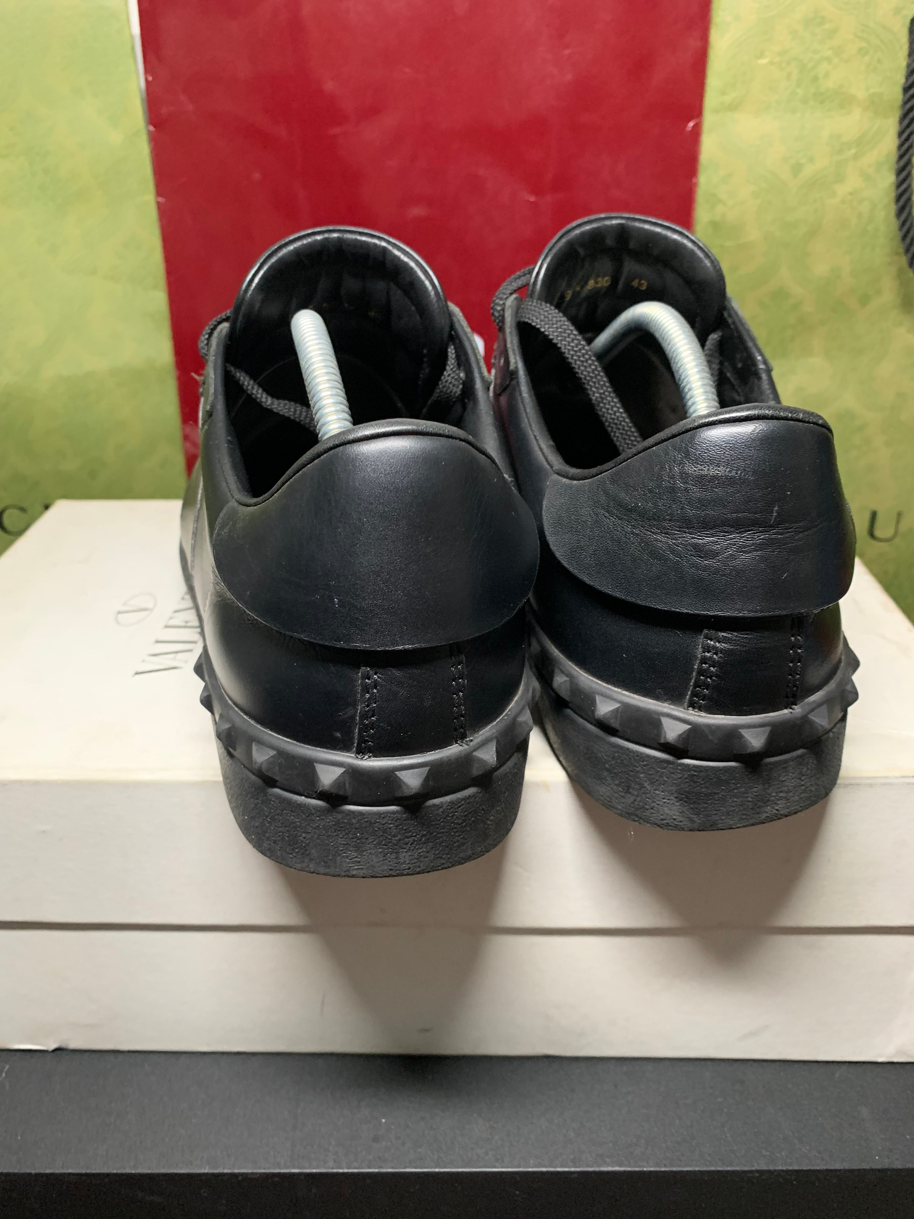 Valentino open low