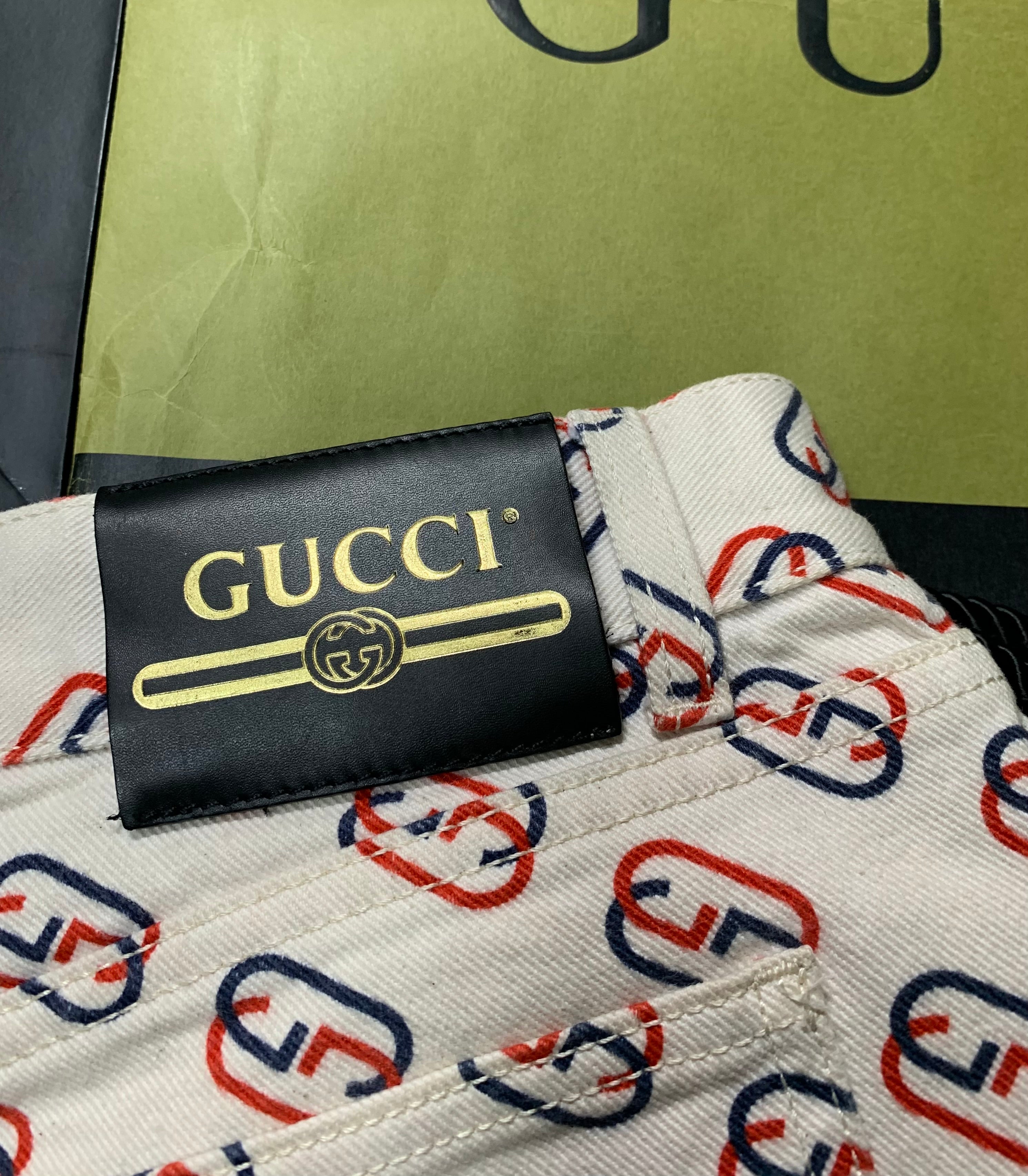 Gucci logo monogram print twil shorts