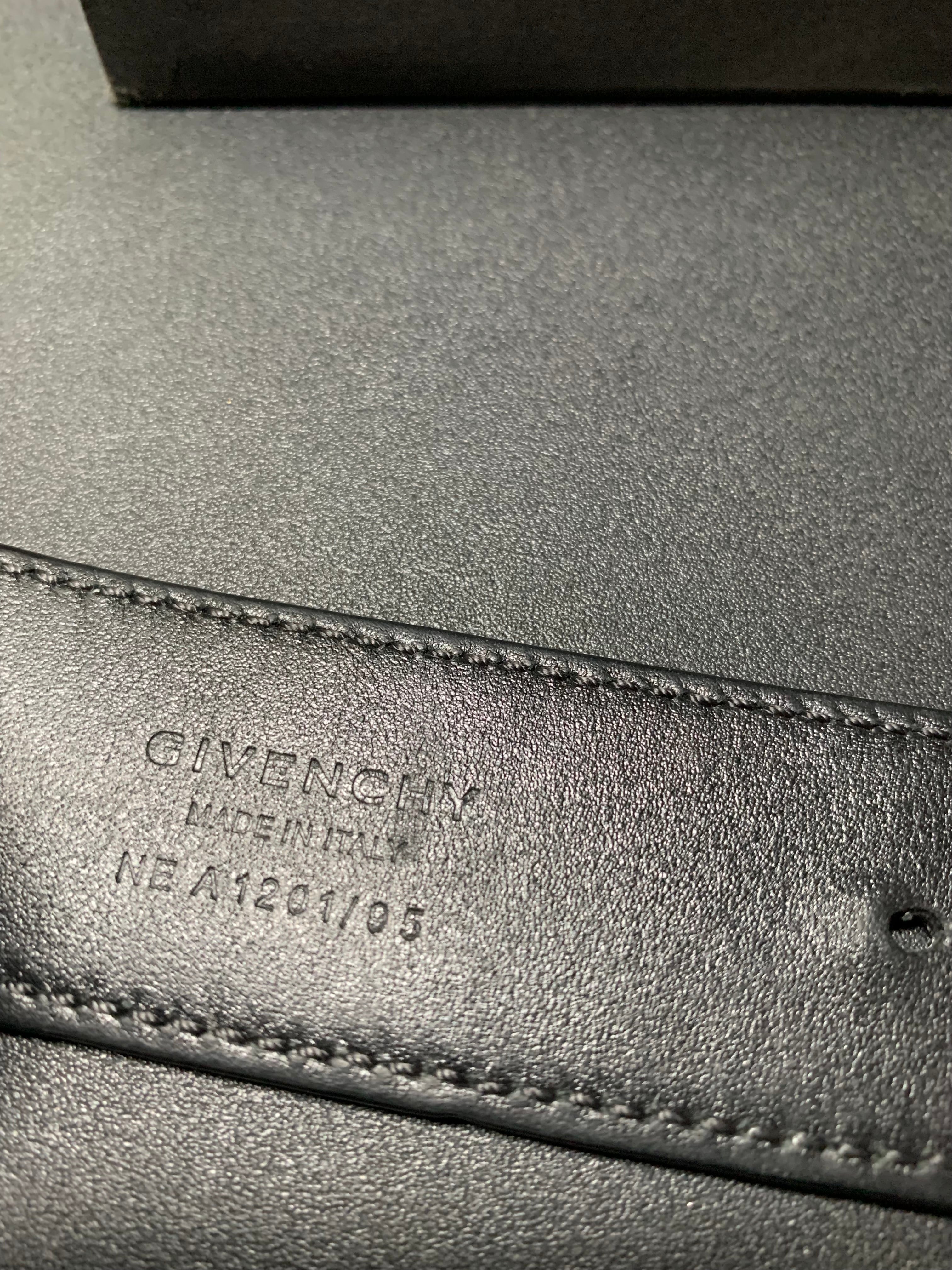Givenchy 4G spray painted logo reversible belt